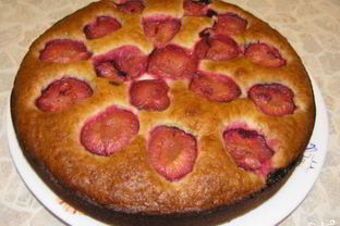 Коврижка со сливами