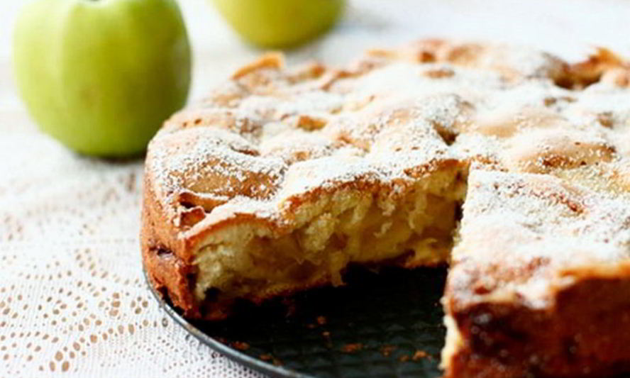 Рецепт диетическая яблочная шарлотка на кефире