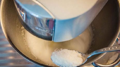 французская клубничная шарлотка