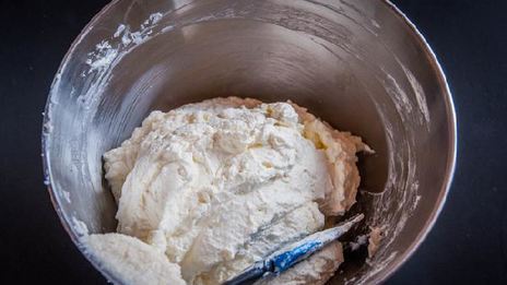 французская клубничная шарлотка