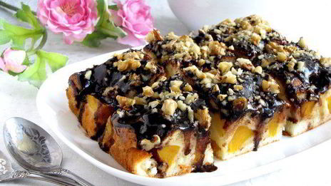 фруктовая шарлотка с шоколадной глазурью