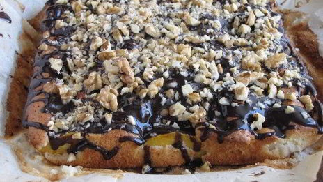 фруктовая шарлотка с шоколадной глазурью