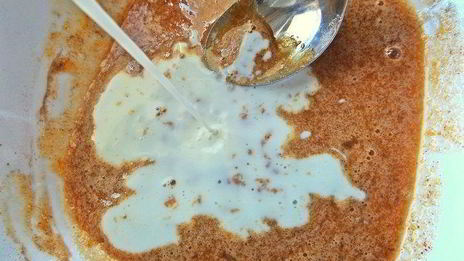 хлебная шарлотка яблочно-ягодная