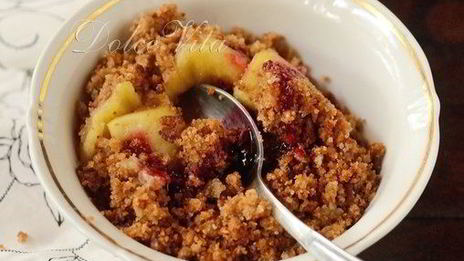 шарлотка из яблок и ржаного хлеба