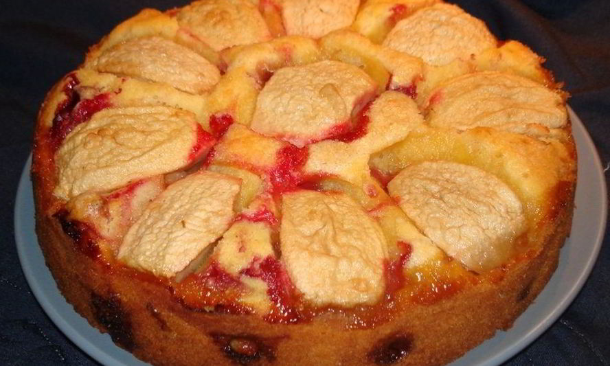 Рецепт шарлотка на кефире в мультиварке