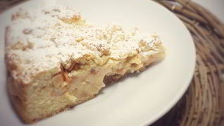 Шарлотка на песочном тесте