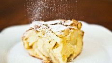 шарлотка на простокваше с яблоками