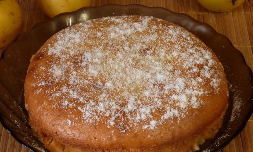 Рецепт шарлотка на сметане с яблоками