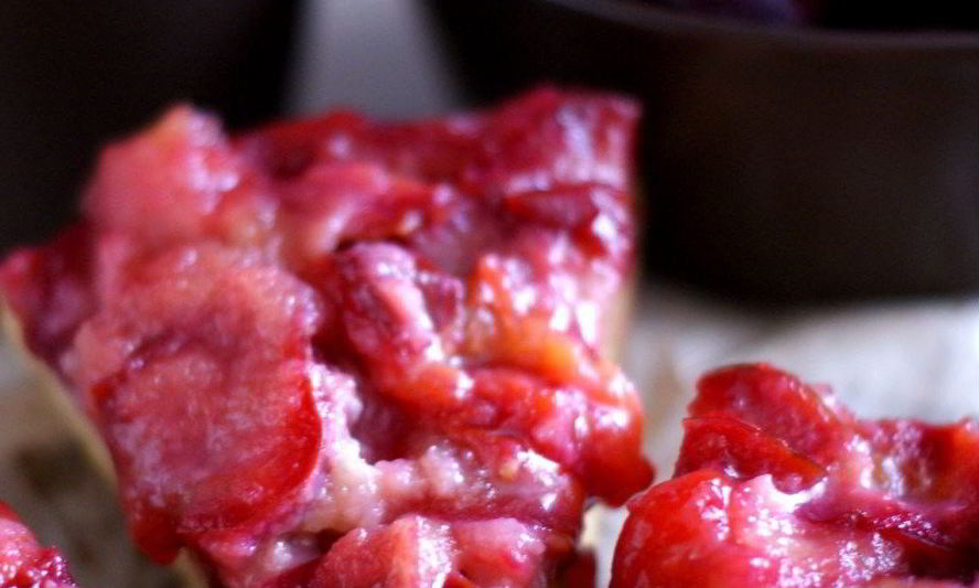 Рецепт шарлотка по-осеннему со сливами