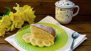 Шарлотка с бананами