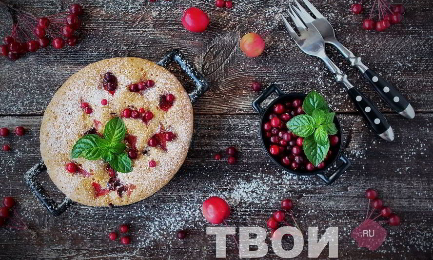 Рецепт шарлотка с брусникой