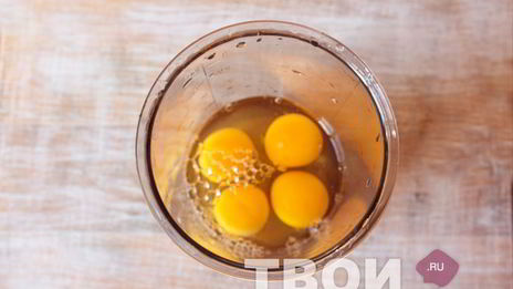 шарлотка с брусникой