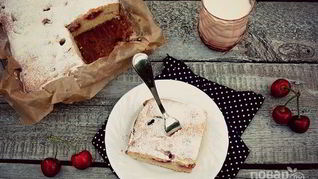 Шарлотка с черешней