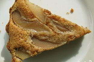 Шарлотка с грушей в мультиварке