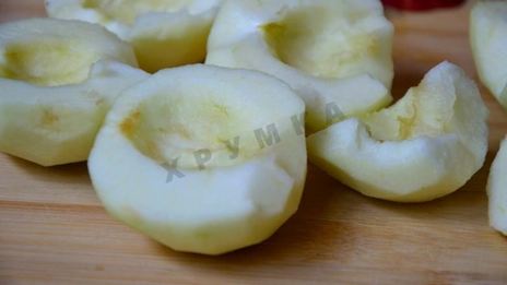 шарлотка с карамелью