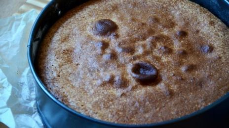 шарлотка с карамелью