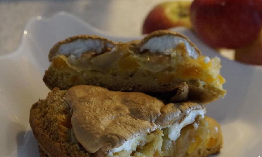 Рецепт шарлотка с курагой