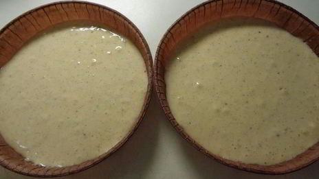 шарлотка с ревенем, вяленой вишней и пряностями