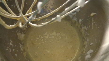 шарлотка с ревенем, вяленой вишней и пряностями