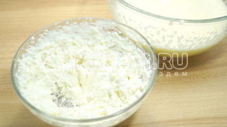 шарлотка с творогом и яблоками