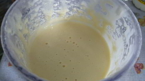 шарлотка с яблоками и малиной