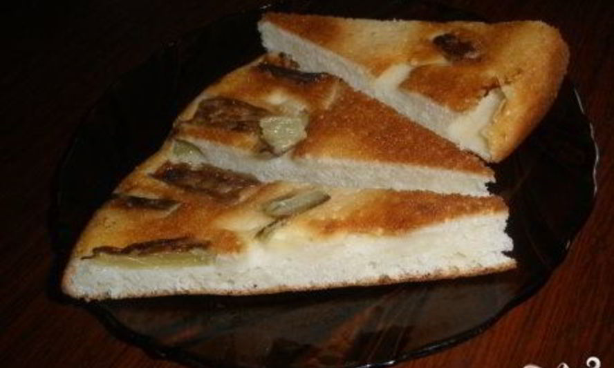 Рецепт шарлотка с яблоками и ревенем