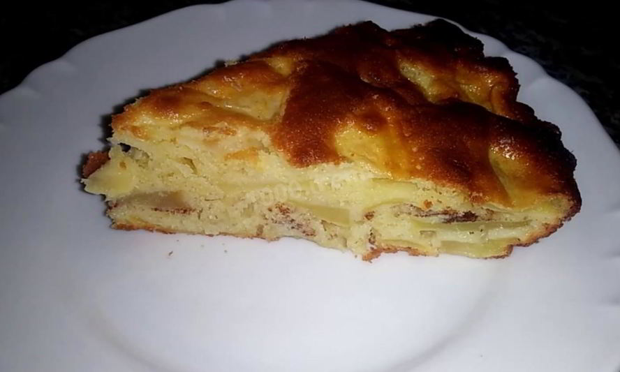 Рецепт шарлотка с яблоками на кефире