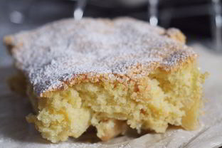 Шарлотка с яблоками простая