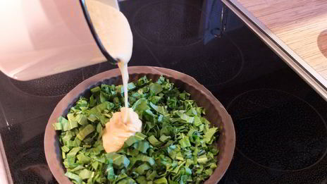 шарлотка со щавелем