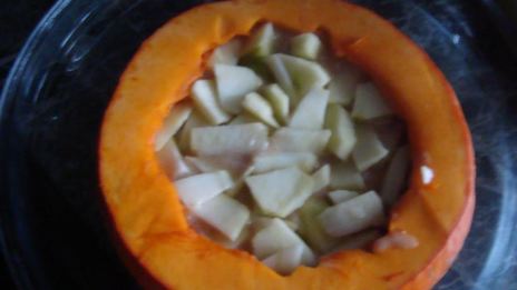 шарлотка в тыкве хоккайдо