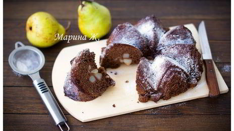 шоколадная шарлотка с грушей и корицей