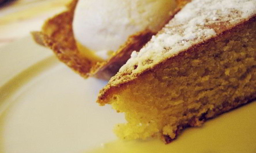 Рецепт яблочная шарлотка на сковороде