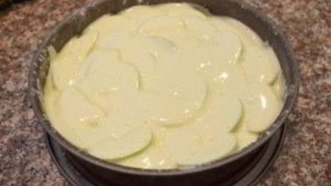 яблочная шарлотка простая