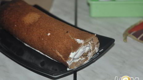 шоколадно-вишневый рулет