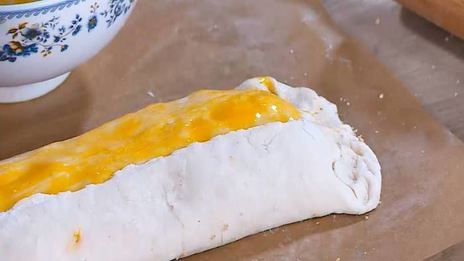 быстрый штрудель с финиками и орехами