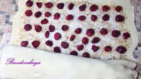 ленивый штрудель с вишней и орехами