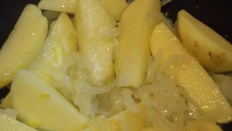 немецкий штрудель с картошечкой и луком