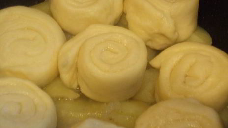 немецкий штрудель с картошечкой и луком