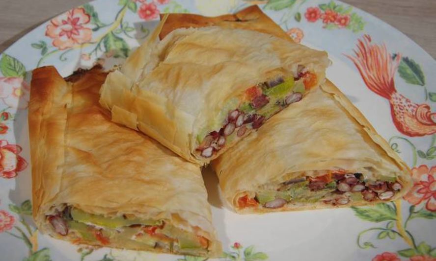 Рецепт овощной штрудель с фасолью и паприкой