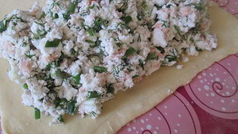 рыбный штрудель из творожного теста