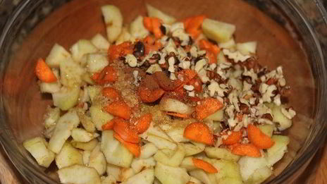 штрудель с дикими грушами, морковью и корицей