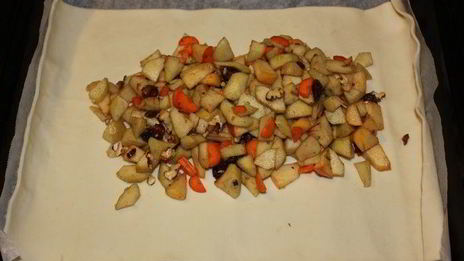 штрудель с дикими грушами, морковью и корицей