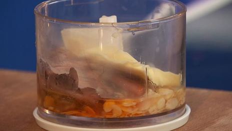 штрудель с горбушей и нутовой пастой