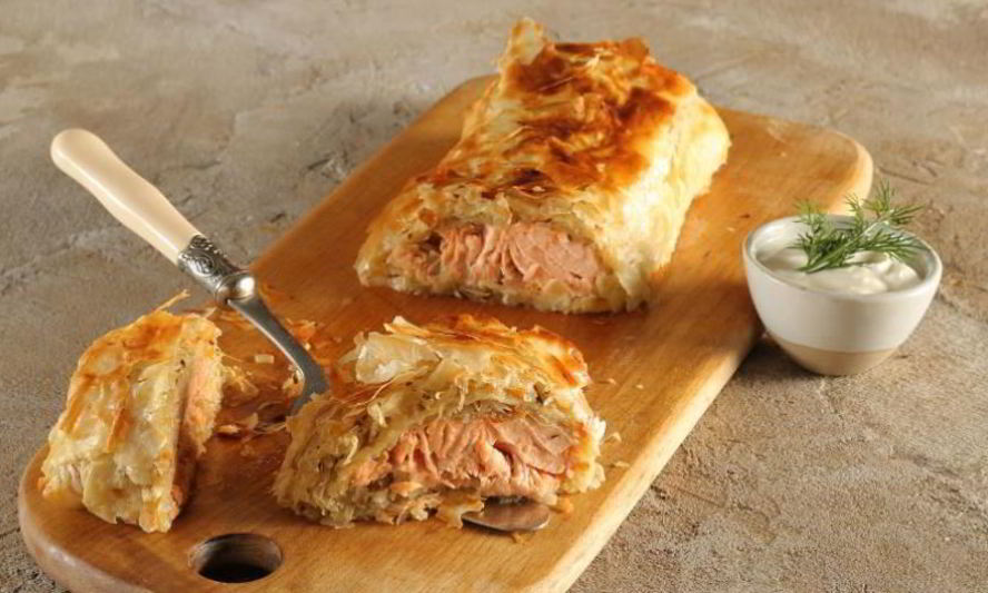 Рецепт штрудель с лососем и тушеной капустой