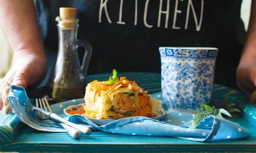 Рецепт штрудель с лососем, моцареллой и шпинатом