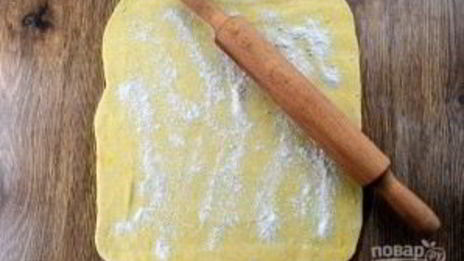 штрудель со свеклой, сыром и шпинатом