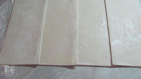 штрудель яблочный с изюмом и малиной