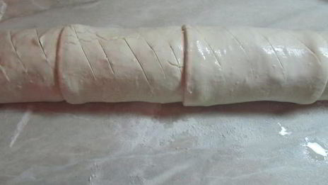 штрудель яблочный с изюмом и малиной