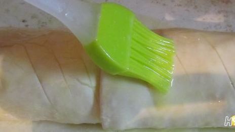 штрудель яблочный с изюмом и малиной