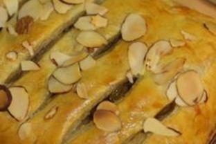 Яблочный штрудель из готового слоеного теста